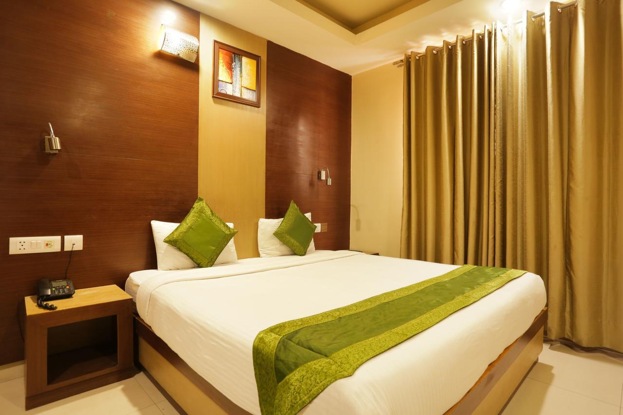 Balsons International Hotel New Delhi Eksteriør billede
